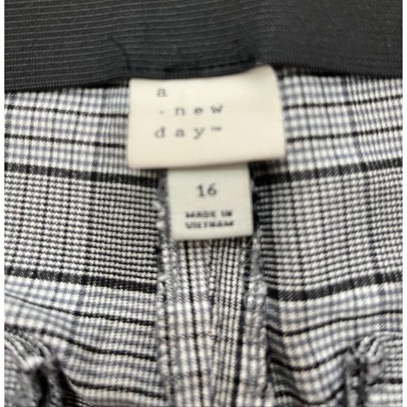 A New Day Black Gray Plaid Pants 16 - Picture 3 of 4